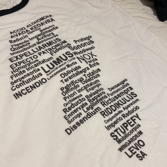 Women’s Harry Potter Long-Sleeve Cotton Shirt, Size Medium - Picture 3 of 3